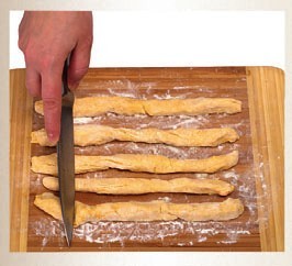 Ньокки из тыквы и картофеля с сырным соусом в мультиварке