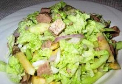 Салат из говядины и яблок