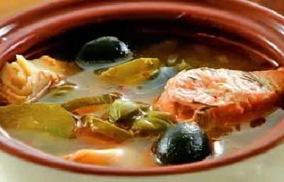 Солянка из рыбы с маслинами