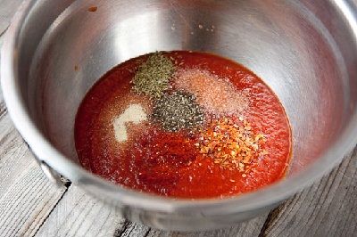 Приготовим томатную смесь